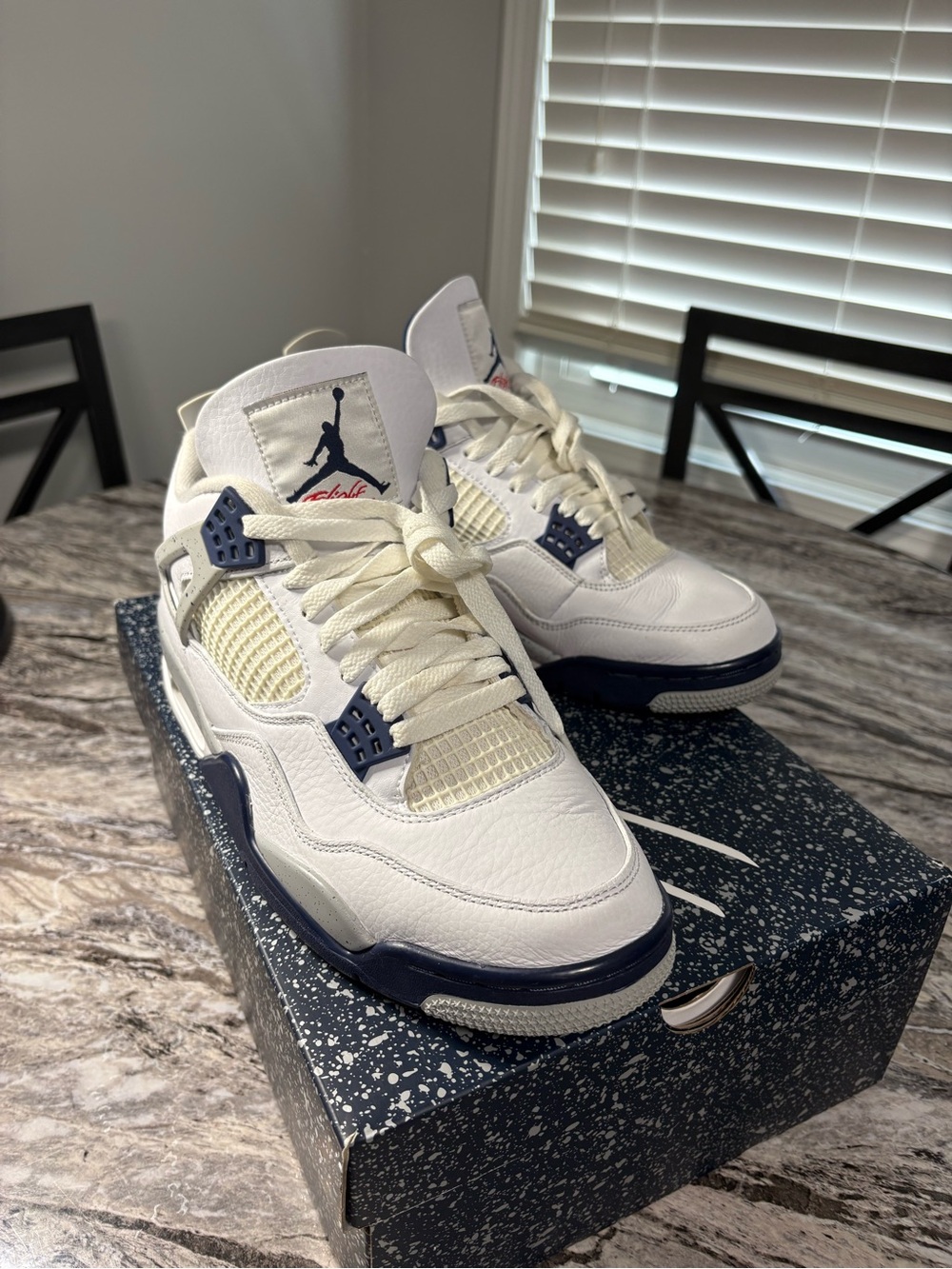 Air Jordan Retro 4 Men’s White and Navy Speckle Sneakers. Size 10 - Picture 5 of 15